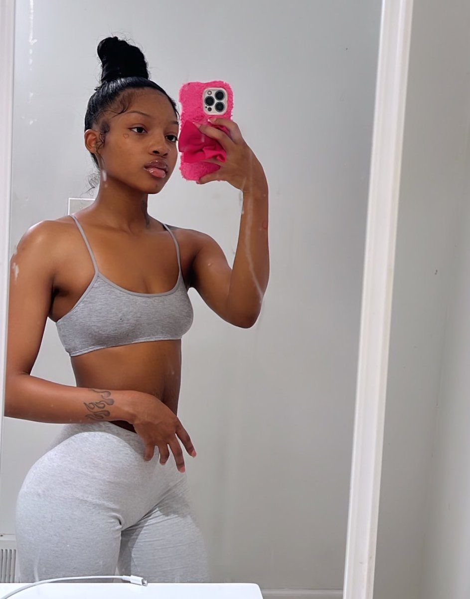 shawtyraw_'s tweet photo. 😍 https://t.co/SU8JqCgo0d