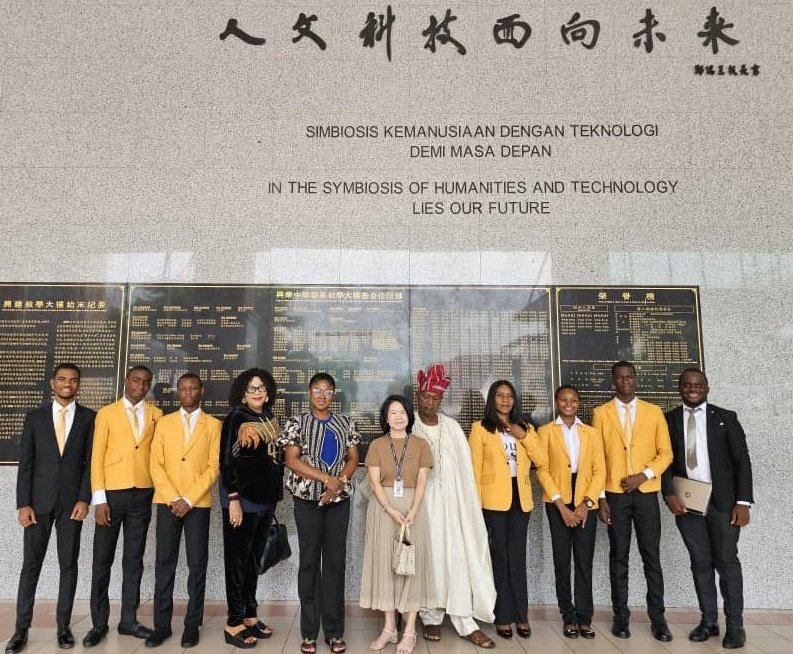 IgboHistoFacts's tweet photo. They're World Champions

Team Nigeria, represented by Anambra Debate Team Conquered The World To Emerge Champion.

Team Nigeria represented by the Anambra state debate team has again emerged as winners of the 2023 Nigeria-Malaysia Int'l Debate Championship.

Let's celebrate them! https://t.co/aoyFcoWD3M