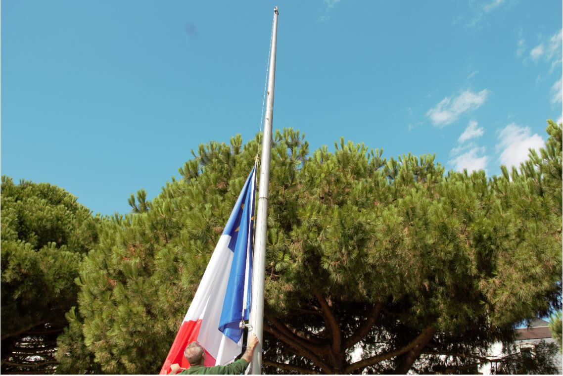 Chatellerault86's tweet photo. #Chùtellerault et #GrandChùtellerault ont hùte de célébrer le 250e anniversaire de l'arrivée des Acadiens en Poitou et hissent leur drapeau en leur honneur. Rdv le 14/08 à Chùtellerault et le 15/08 à #Archigny pour des festivités avec le @departement86 ⶠhttps://t.co/2ejIDwYiVX https://t.co/GOepoOxCYV