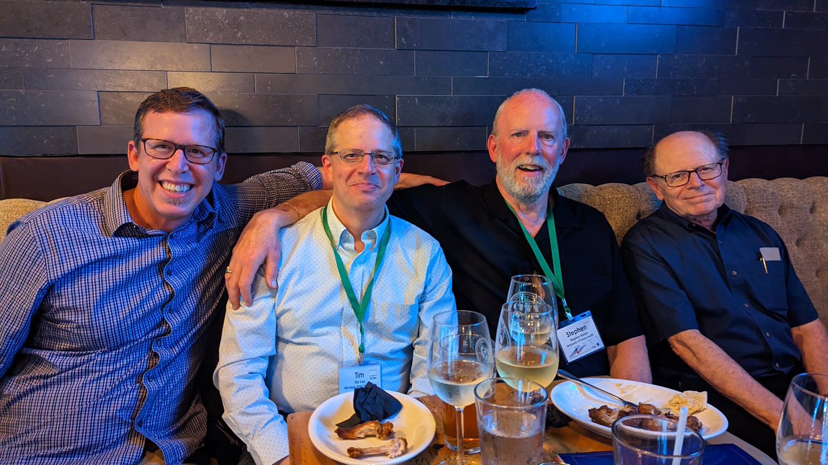 The stars were out last night at the <a href="/NewhouseSU/">Newhouse School</a> Dean's Reception <a href="/AEJMC/">AEJMC</a>! Feeling inspired after getting to chat with legends of the field @sdreese, <a href="/TPVos/">Tim Vos</a> &amp; David Weaver.