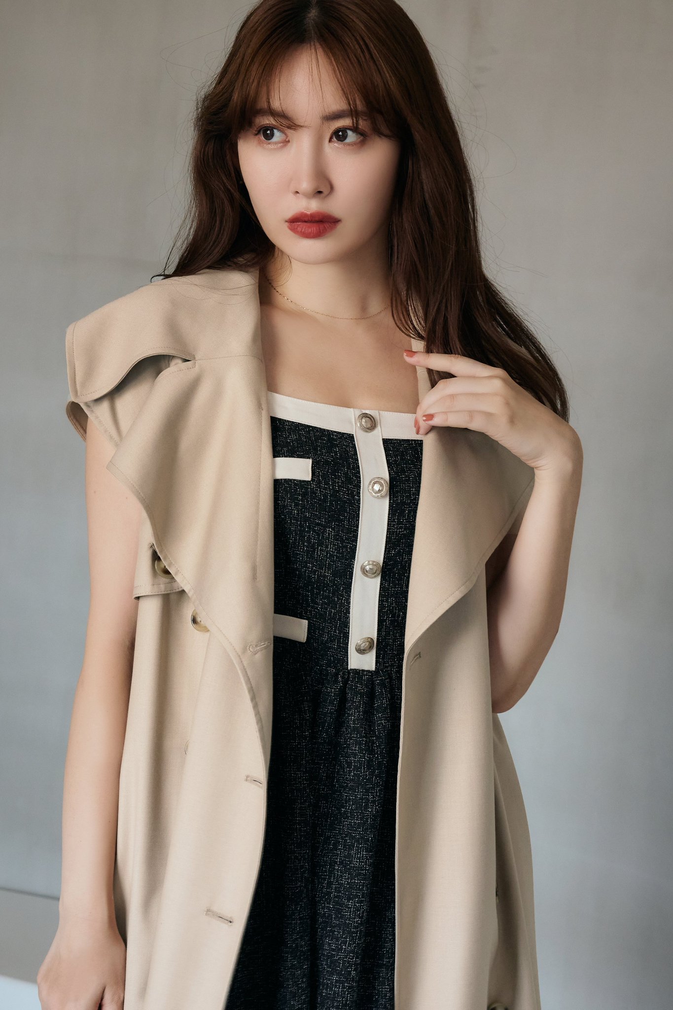 ハーリップトゥ新色Sleeveless Twill Trench Dress