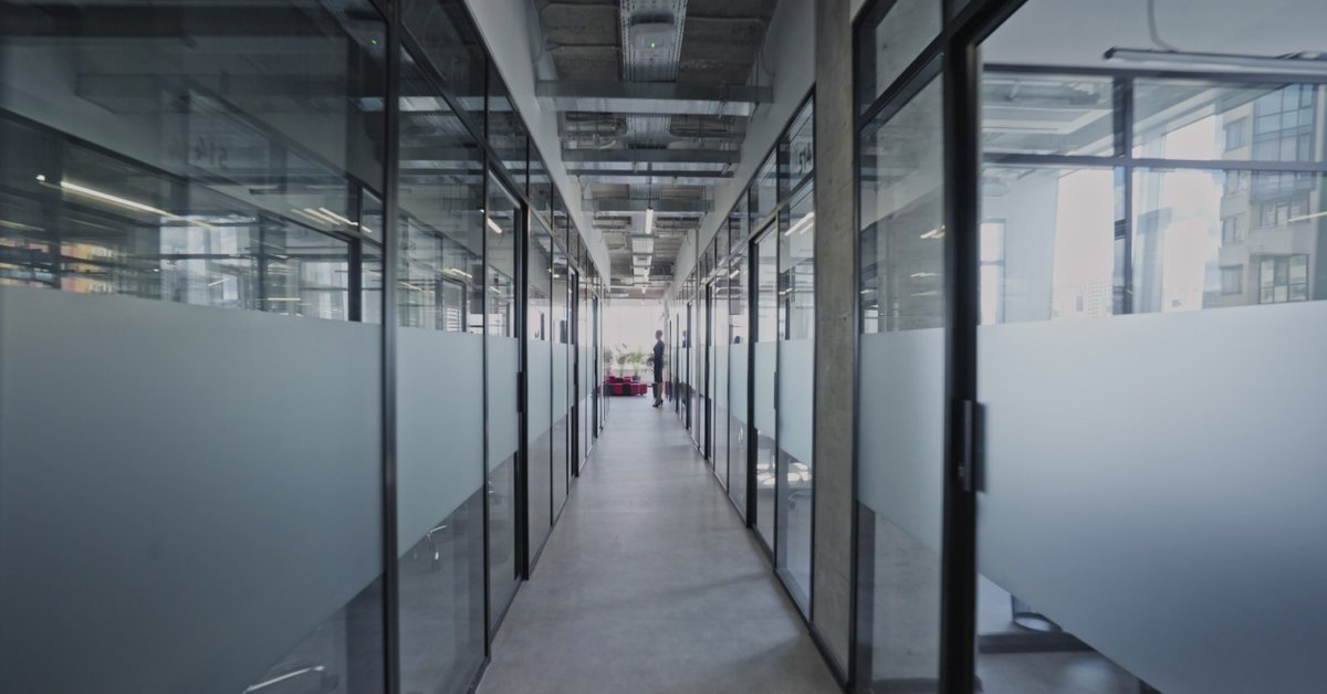 usfilmcrew's tweet image. What’s more important to your business — privacy or atmosphere? With LLumar® iLLusions™ decorative window film, you can take advantage of both!

Learn more on the U.S. Film Crew blog.
usfilmcrew.com/blog/get-creat…

#LLumar  #Technology  #Aesthetics