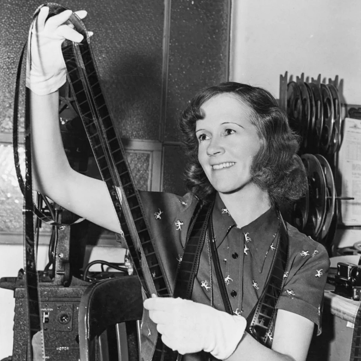 Avid's tweet photo. 🎞️ #throwbackthursday — Blanche Sewell editing The Wizard of Oz

#tbt #blanchesewell #editor #thewizardofoz #postproduction #filmmaking https://t.co/sulI0ujq9O