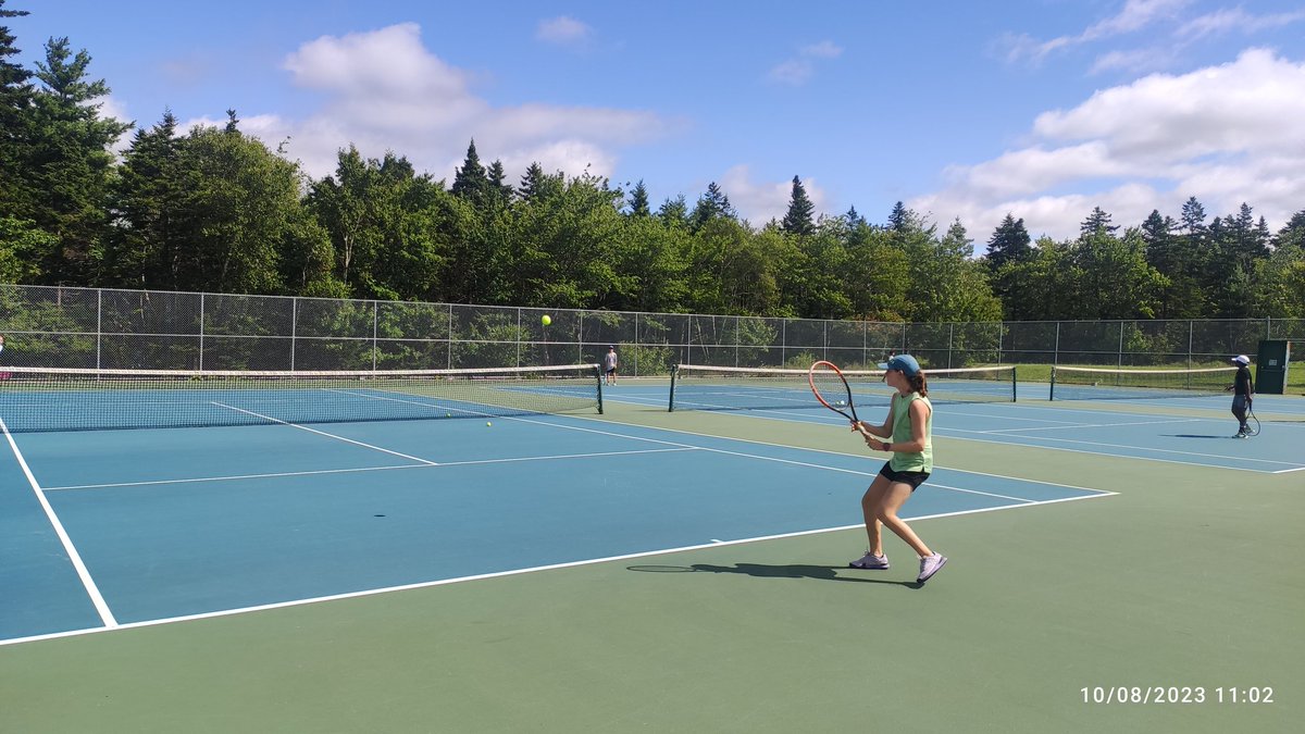 boscoffernandes's tweet photo. Another glorious 😍🌞day @HEADStartTennis #JuniorTennisDevelopment #Halifax #NovaScotia with @JamieDPower @bigteddykgb #CoachKevin #CoachMark . https://t.co/0XYdOzZV43