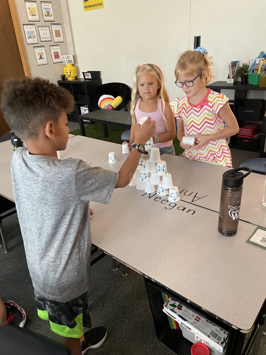 Mrs. Hixson tweet media