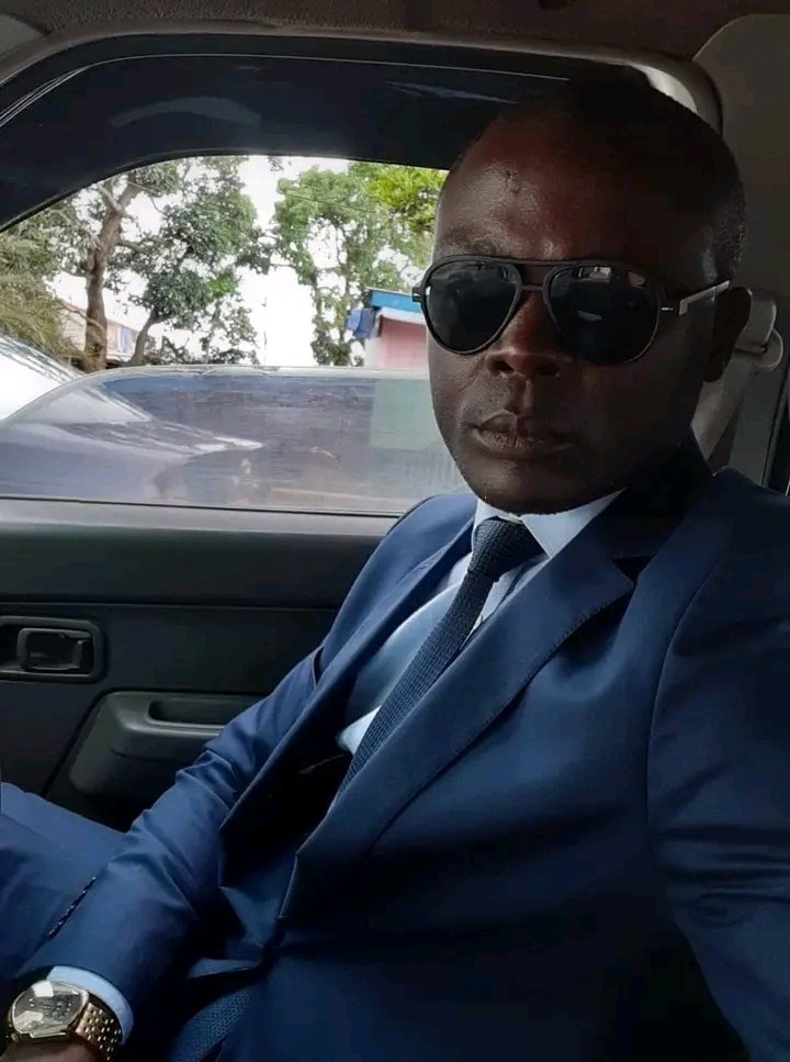 FloreMboussi's tweet photo. Aujourd'hui c'est l'anniversaire du porte-parole du président @KamtoOfficiel 

Un autre anniversaire à passer à la prison centrale de Yaoundé (Kondengui); sachant que son dossier en appel avait été rejeté.

Joyeux anniversaire Olivier @BibouNissack 💪🏿

#FreeAllPoliticalPrisoners https://t.co/fMXMLNdDAW
