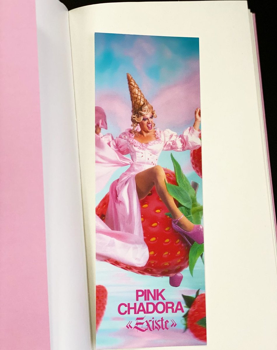 AmlegaMelilla's tweet photo. "Todo era campo", los frutos divinos de @PinkChadora recogidos en este singular #poemario 🕊️🌈❤️‍🔥 
Disponible para consulta en nuestra biblioteca❤️‍🔥

#amlega #pinkchadora #todoeracampo  #letraversal #bibliotecalgtbi https://t.co/ukntbiLII0