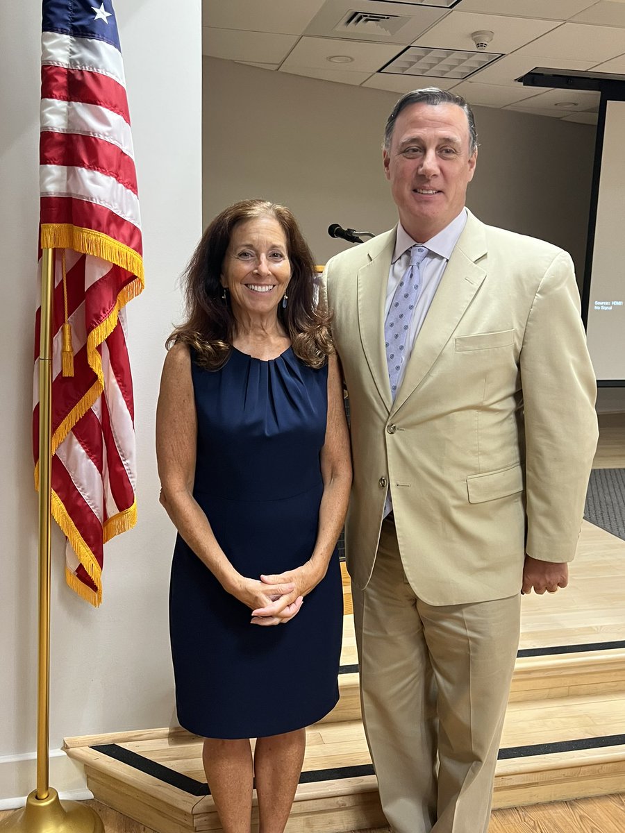 Great meeting w/ <a href="/NYSenPalumbo/">NYSenatorPalumbo</a> &amp; <a href="/YaleSuperfund/">Yale Superfund Research Center</a> yesterday in Riverhead. We are excited to spread the word and educate the public about this 1,4-dioxane health study. If you are interested in being a part of this health study please register: citizenscampaign.org/whats-new-at-c…