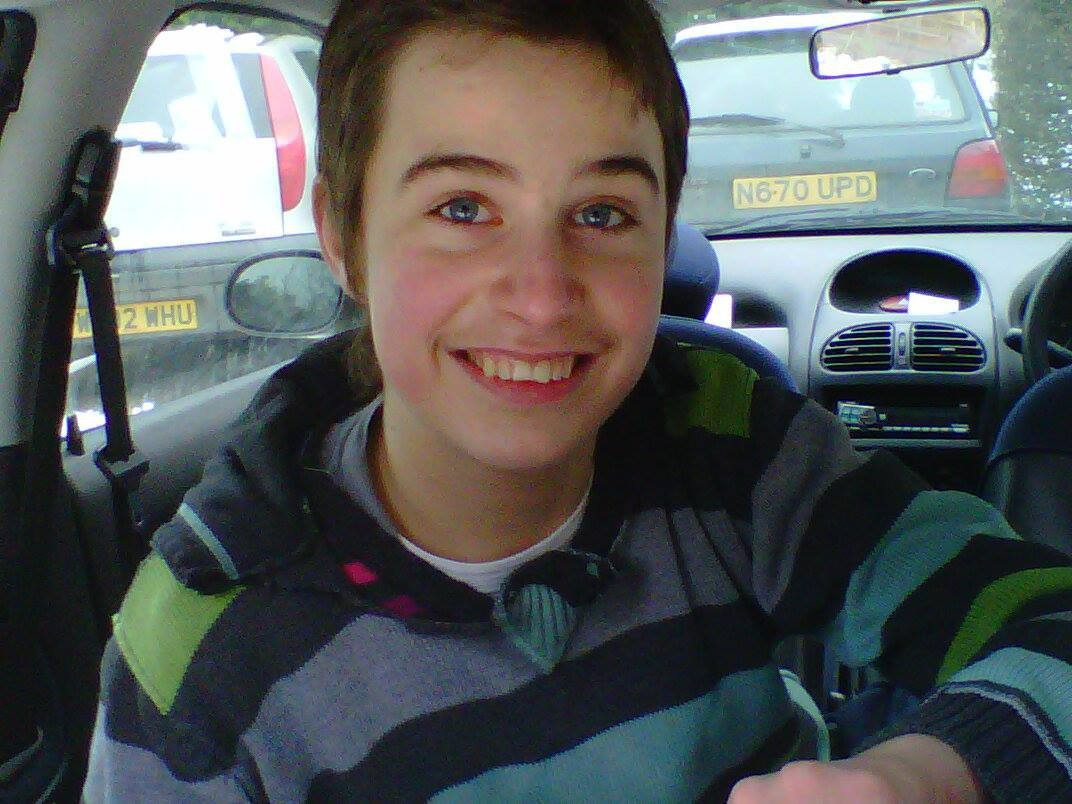 theipaper's tweet image. When I got the letter a threatening me with eviction from my home of 26 years, I half-collapsed

My son is severely autistic... It’s not easy for him to go anywhere outside our home

🏠 Eileen Futter now has to crowdfund £65,000 to avoid eviction 

trib.al/L9v27tn