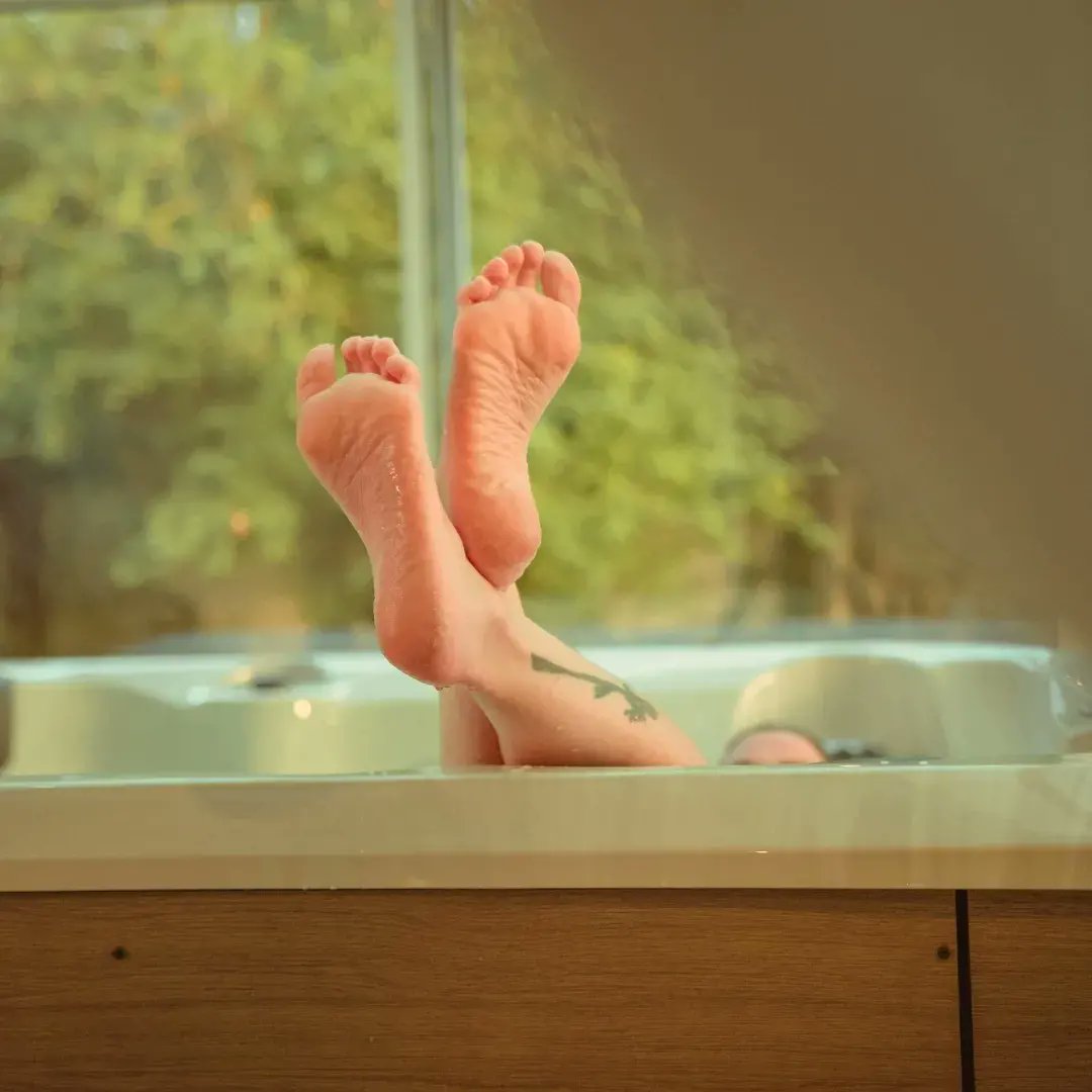 DePetons's tweet photo. Qui aime le #jacuzzi ?
https://t.co/tRKQE8fM15
#pieds #mym #jolie #rt https://t.co/OWjzN9DnEE