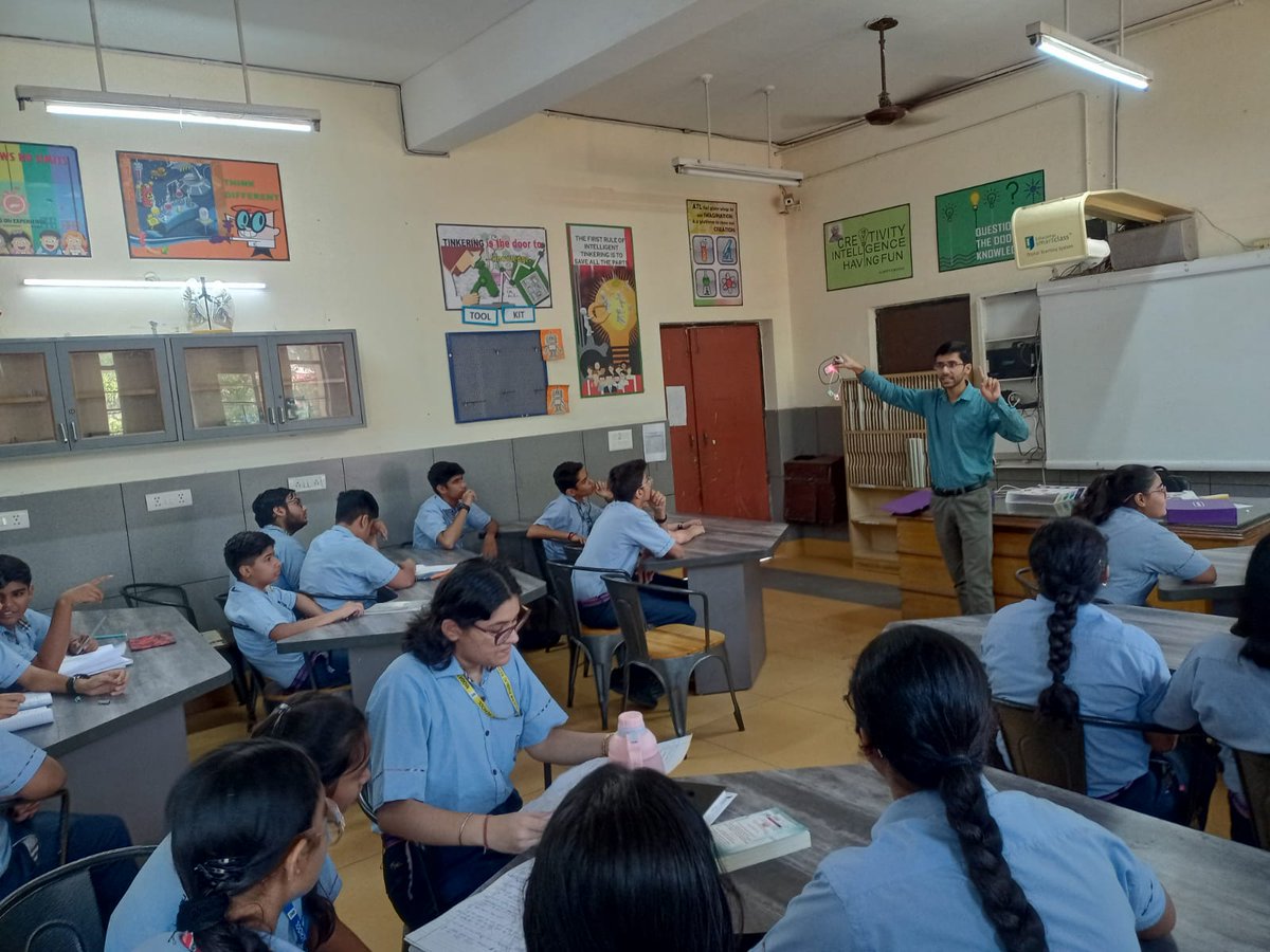 stemrobo's tweet photo. Spreading innovation and 21st-century skills in Modern Public School, Shalimar Bagh through hands-on learning experience.
For more details -
Contact- 1800120500400

#STEMeducation #tinkerorbit #aiconnect #robotics #AI #Robotics https://t.co/oHOU5r3J58