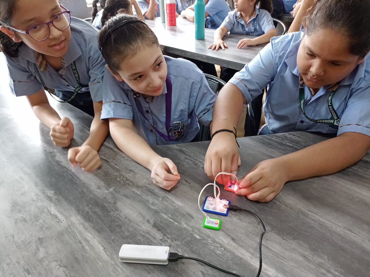 stemrobo's tweet photo. Spreading innovation and 21st-century skills in Modern Public School, Shalimar Bagh through hands-on learning experience.
For more details -
Contact- 1800120500400

#STEMeducation #tinkerorbit #aiconnect #robotics #AI #Robotics https://t.co/oHOU5r3J58