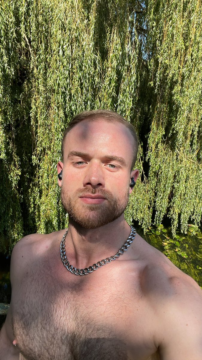 MrMPL96's tweet photo. What a day ☀️ yes I went for a run in this, yes I am now dead 💀 
But was NEEDED 🏃 https://t.co/ENB53kW0Bf