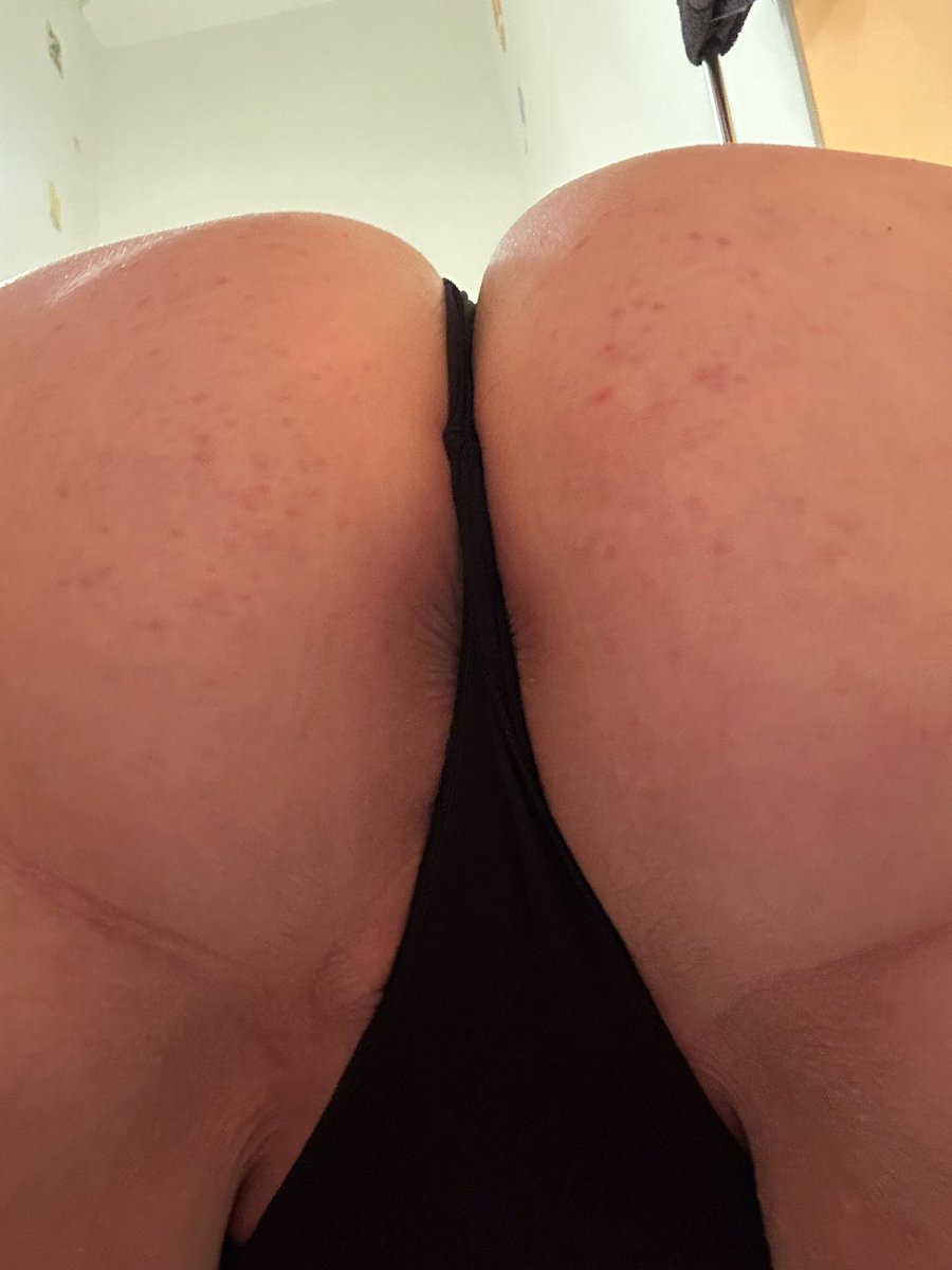 OfCookiesbakery's tweet photo. Thong Thursday! #onlyfans #thong #thongthursday #bbwmilf #bbww https://t.co/RWCdzkHU7C