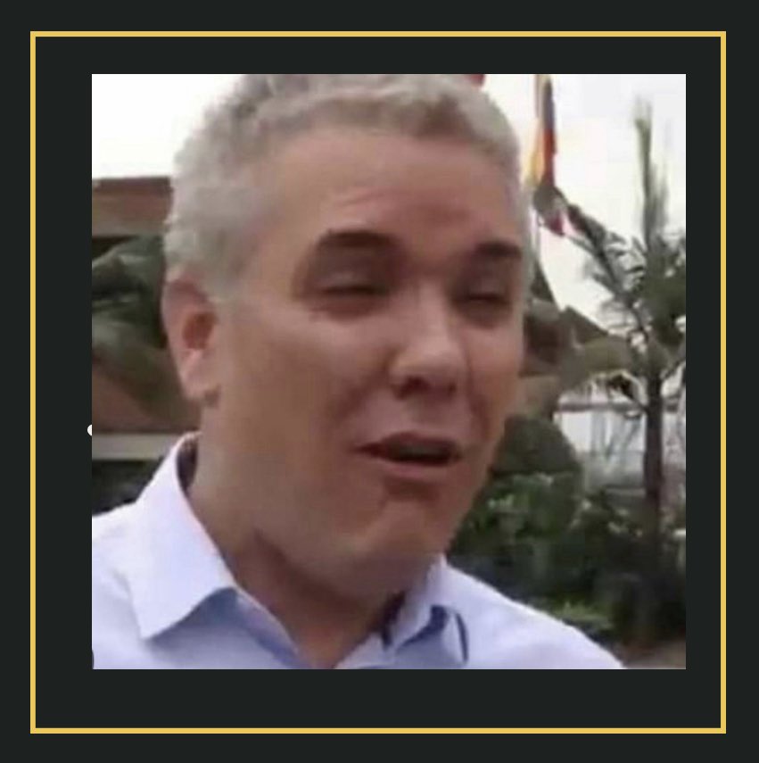 ExiliadaP's tweet photo. Él es Iván Duque Márquez, ex presidente colombiano de extrema derecha.
Fue un títere manejado por un temido n4rcopar4milit4r.
Se r0bó hasta las cortinas de la casa presidencial.
Lo único bueno que hizo en medio de su brut4lidad e ineptitud fue desenmascarar a la derecha colombiana, su mismo grupo.

#RedProgresista 
🔄🔄🔄🔄🔄🔄