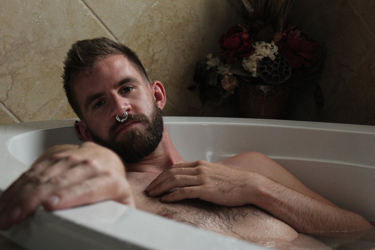BrocktaylorFF's tweet photo. Thanks for 10k followers!
To celebrate, the first 10 people to like and share this post will get 3 months of my onlyfans for free! DM me a screenshot for the link!
📸@yourswq_h https://t.co/eSe7J5MFAH