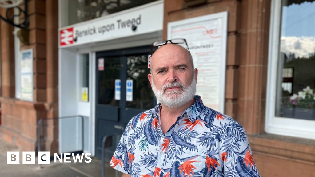 'A man with Tourette's syndrome fears the closure of his local railway station ticket office will put him back to "square one'

Great interview @goldylookfleece

buff.ly/3qtpr3l 

#Tourettes #TouretteSyndrome #TS #Tics #Neurodiversity #ticketofficeclosures