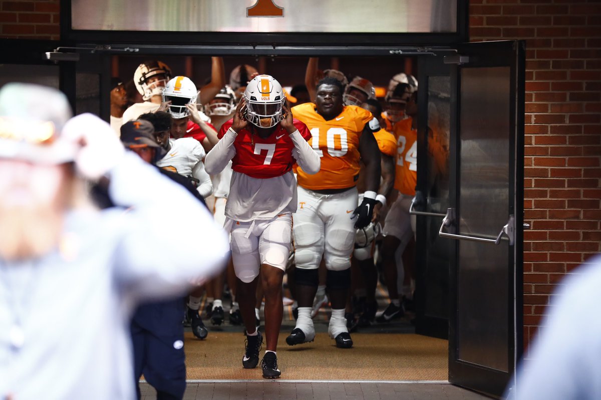 Back in our happy place Scrimmage 1 in Neyland on deck 🏟️