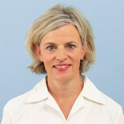 uzh_vetsuisse's tweet photo. Der Vetsuisse-Rat und die Universität Zürich haben Prof. Dr. Manuela Schnyder auf den 1. August 2023 zur ausserordentlichen Professorin ad personam für Veterinärparasitologie an der Vetsuisse-Fakultät der UZH ernannt. Herzliche Gratulation!👏#Congrats #vetsuissefaculty https://t.co/tCfOwZBlTh
