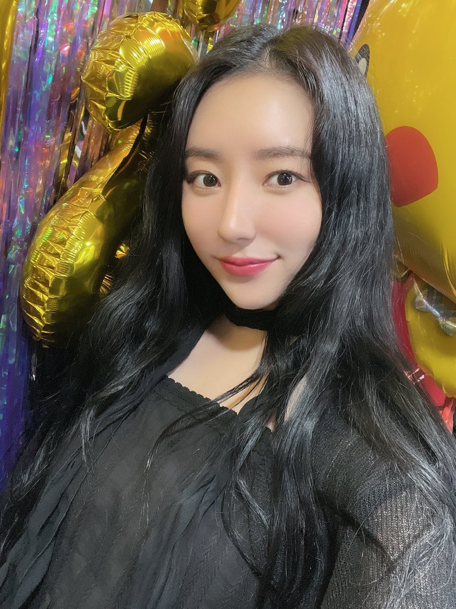 hf_dreamcatcher's tweet photo. [#수아] 생일 축하해 주셔서 너무 감사드려요! 
올해도 많은 사랑 받고 한층 더 행복해진 사람이 되었어요 썸냐들의 사랑이 제일 좋은 솨🩷

#드림캐쳐 #Dreamcatcher https://t.co/GHi87RG7WE