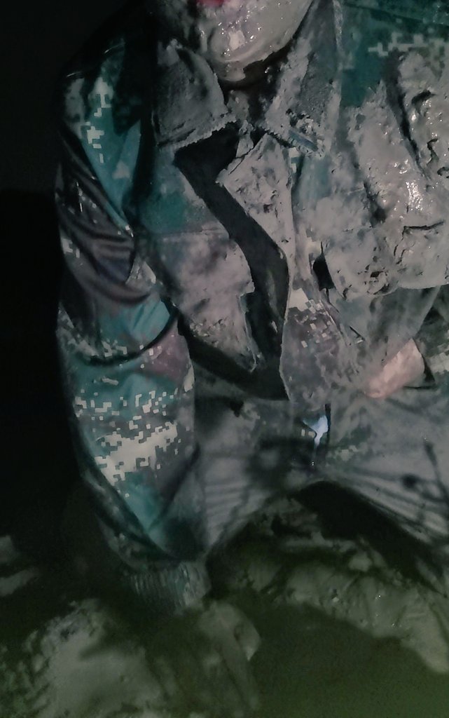 fighter92265587's tweet photo. 雨夜训狗 https://t.co/ChqLEPLA5Z
