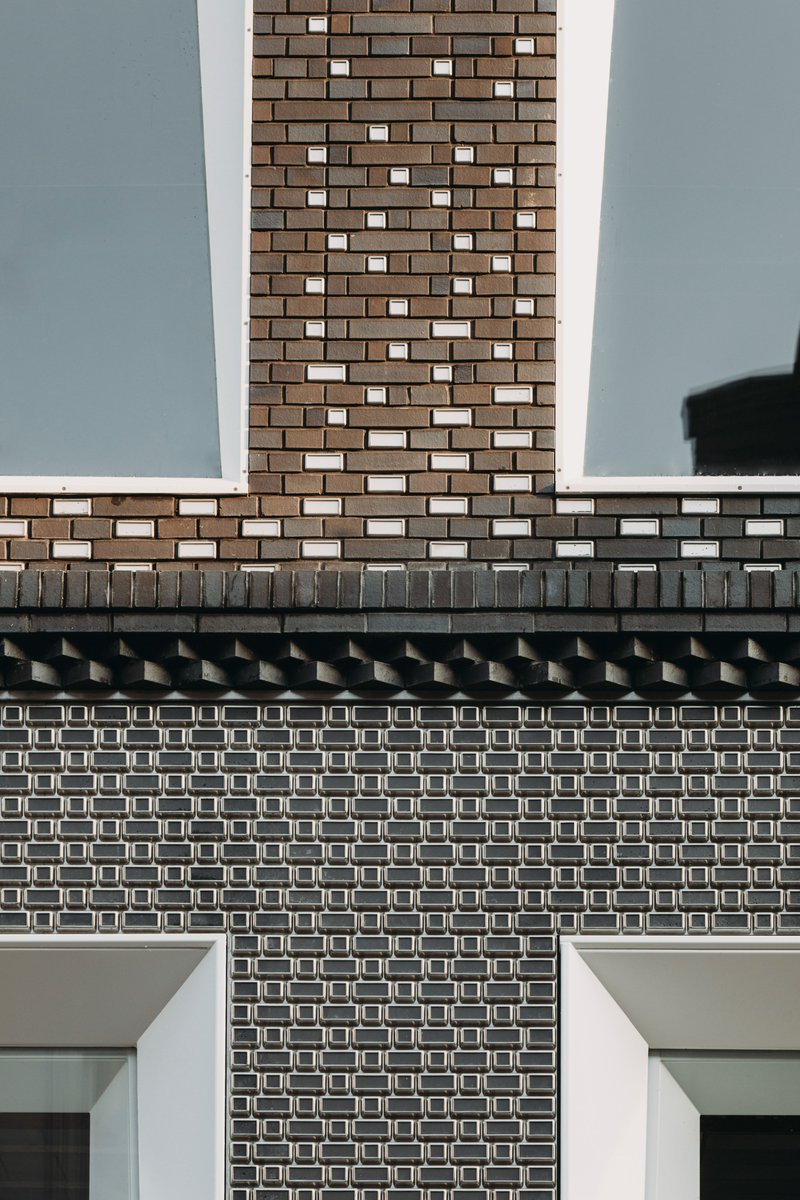 UNStudio_Arch's tweet image. 👀 Details from our facade design at P.C. Hooftstraat 138-142 👀⁠
⁠
See the full design: bit.ly/3wEGE99

Photos: Eva Bloem⁠
⁠
#unstudio #benvanberkel #facadedesign #architecture #textiles