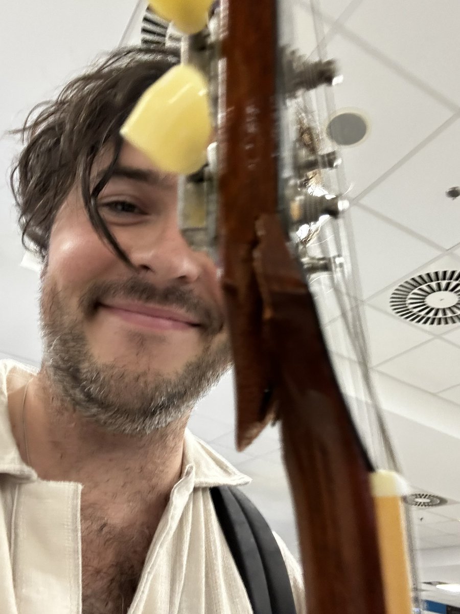 Look what you did 😢😢😢 <a href="/Ryanair/">Ryanair</a> <a href="/RyanairPress/">Ryanair Press Team</a> I'm smiling but I'd like to cry.