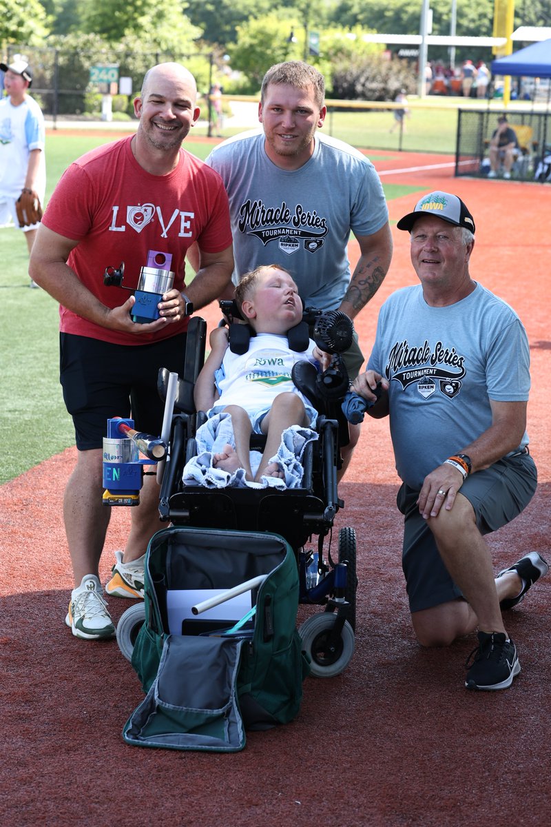 AbilityTech2's tweet image. Ability Tech just hit it out of the park by presenting the Miracle League of South Hill, PA, with an absolute game-changer – a complete Switch Hitter package. This groundbreaking package was generously sponsored by none other than the amazing Miracle League of Sioux City!