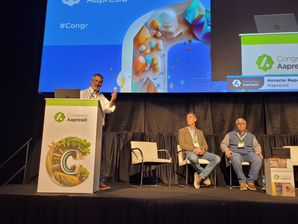 Gran panel sobre regeneración de la fertilidad de suelos con <a href="/lmpiatti/">Luis M. Piatti</a> <a href="/Sraspo1/">@Sraspo</a> 
#CongresoC <a href="/aapresid/">Aapresid</a>