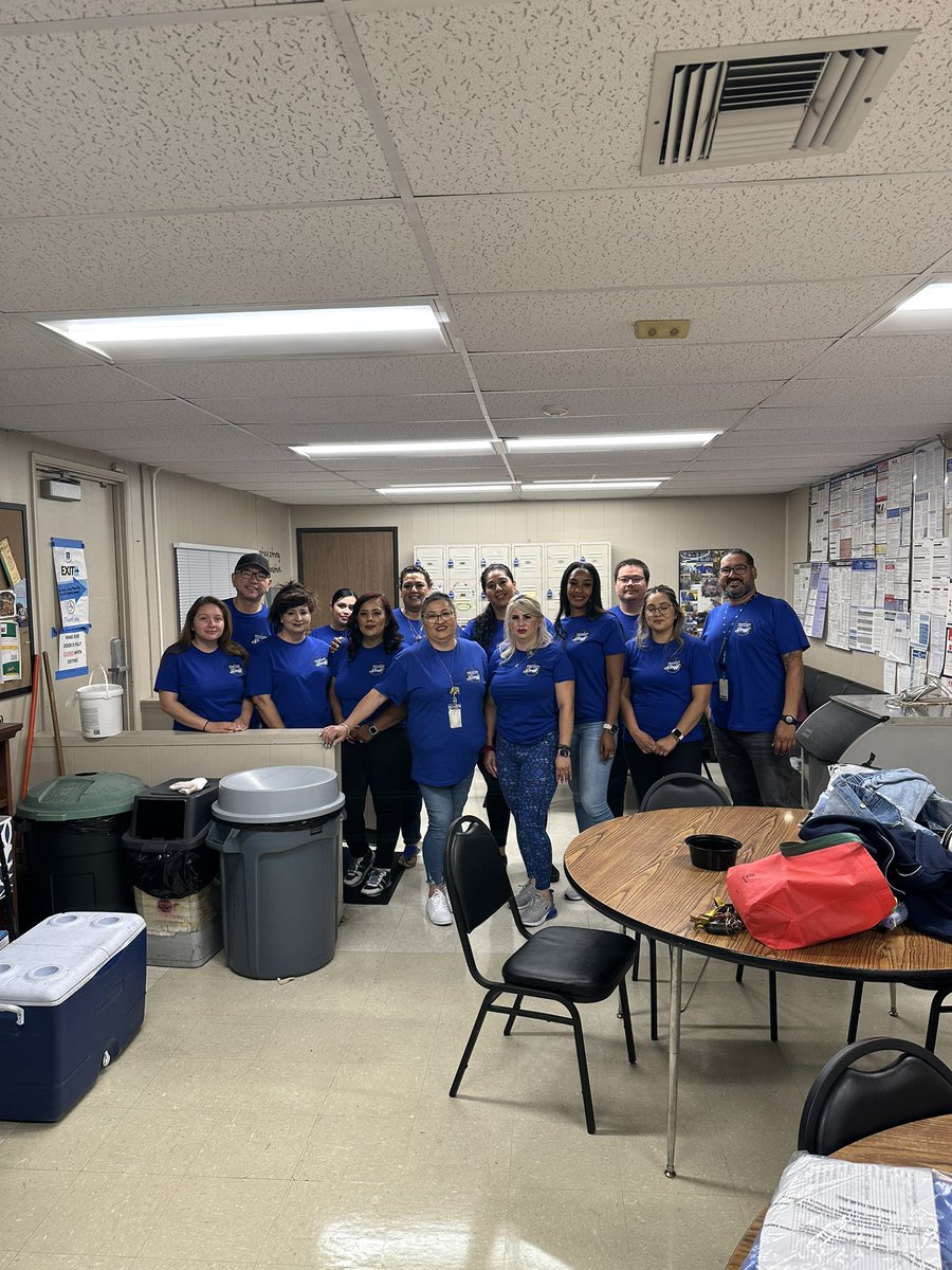 Our Transportation team ready for our welcome back yay! 
<a href="/TransRowland/">RowlandTrans</a> 
<a href="/CseaRowland133/">CSEARowland133</a> <a href="/Alex_Flores__/">Alex Flores</a>  <a href="/RowlandSchools/">Rowland Schools</a>