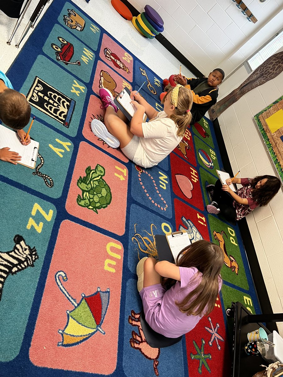 MrsThompsonEES's tweet photo. These terrific explorers worked so hard writing a letter to me this morning. I can’t wait for them to see how much their writing grows by the end of second grade! @EllendaleSchool @EESsimply2nd https://t.co/pUvVPRtxoW