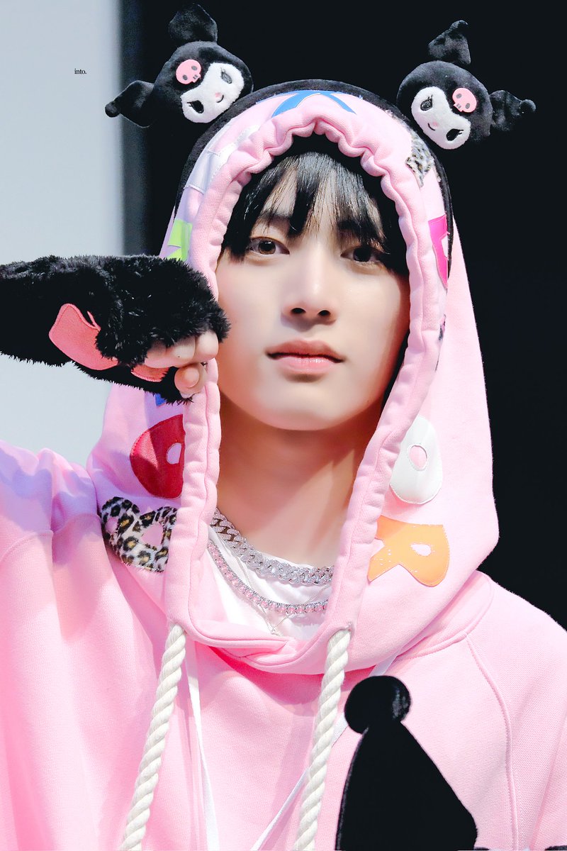 into040810's tweet photo. 이제 몇분 남지않은 태산이의 생일 
온마음을 다해 축하해🩶
태산이의 점점 성장해가려고 노력하는
모습 하나하나 그 자체만으로도 너무 예쁘고
소중한 사람이라나는 앞으로의 태산이가 어떤모습으로 얼마나 성장할지 매일이 기대되고 너를 응원하는
순간 순간들이 참 즐거워 https://t.co/gBhdd5IDLK