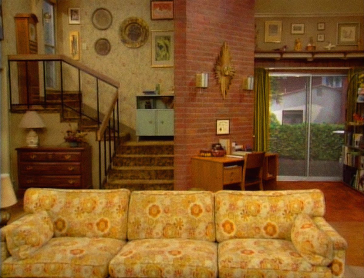 I Bet Nobody Remembers This Living Room ￼🤔