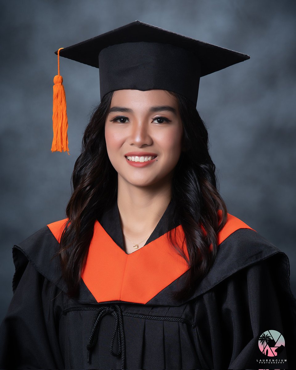 Gelaaaay__'s tweet photo. Hoy tambay sa court with degree ka na! 🎓🏐
#BSCivilEngineering
#RCEsoon https://t.co/uwCEalVdHa