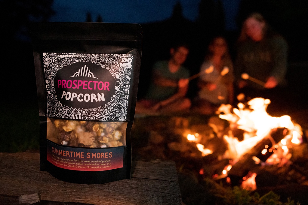 This popcorn will leave you wanting s'more! 🍫 Happy National S'mores Day! 🍿🔥💖 shorturl.at/djn49
#ProspectorPopcorn #GourmetPopcorn #SparkleOn #WorkingIsWorking #Popcorn #Smores #SummerSnacks