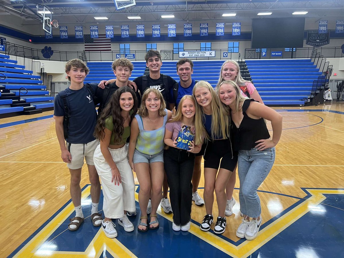 seniors on top 🤘🏼<a href="/ryanhogue24/">Ryan Hogue, CAA - Ed. S</a> <a href="/KHSMediaPro/">KHSMediaPro</a> <a href="/KearneyBearcats/">Kearney High School Athletics</a>