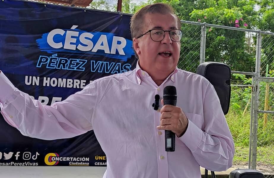 polianalitica's tweet photo. 🟢 César Pérez Vivas: tengo una campaña austera. 

🗣 "Yo no ando montando tarimas gigantescas con equipos de sonido, no ando pagando autobuses en ninguna parte".

📌 Entrevista @lanacionweb https://t.co/kSu0LQ6TPC