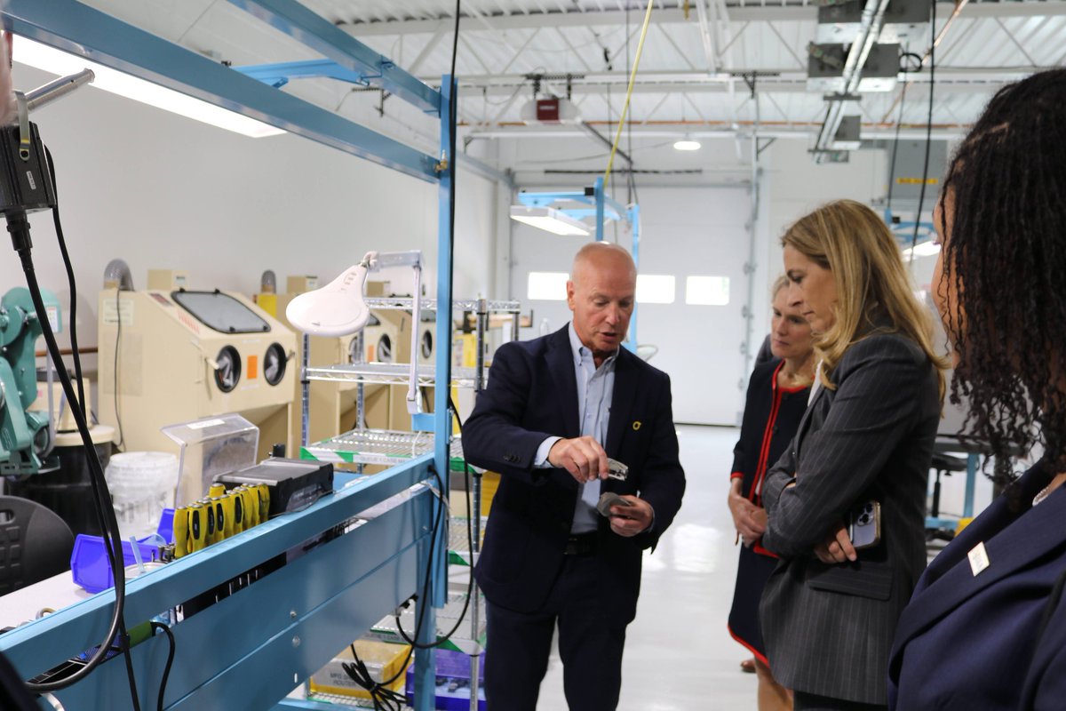 OnkosSurgical's tweet photo. Thank you to Congresswoman Mikie Sherrill, Dr. Kathleen Beebe, and a delegation from NJ #lifesciences, #government, and #manufacturing service organizations. A great way to share our innovation and manufacturing expertise and hear from those who help make it possible! https://t.co/6KhZmc6HPu