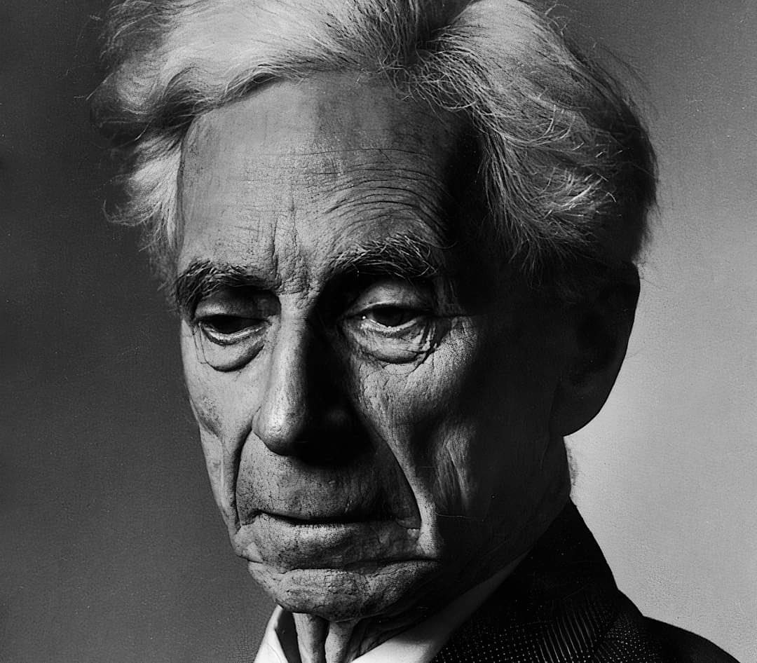 Kesin olmamak, bence akılcılığın temel unsurlarından biri budur. —Bertrand Russell