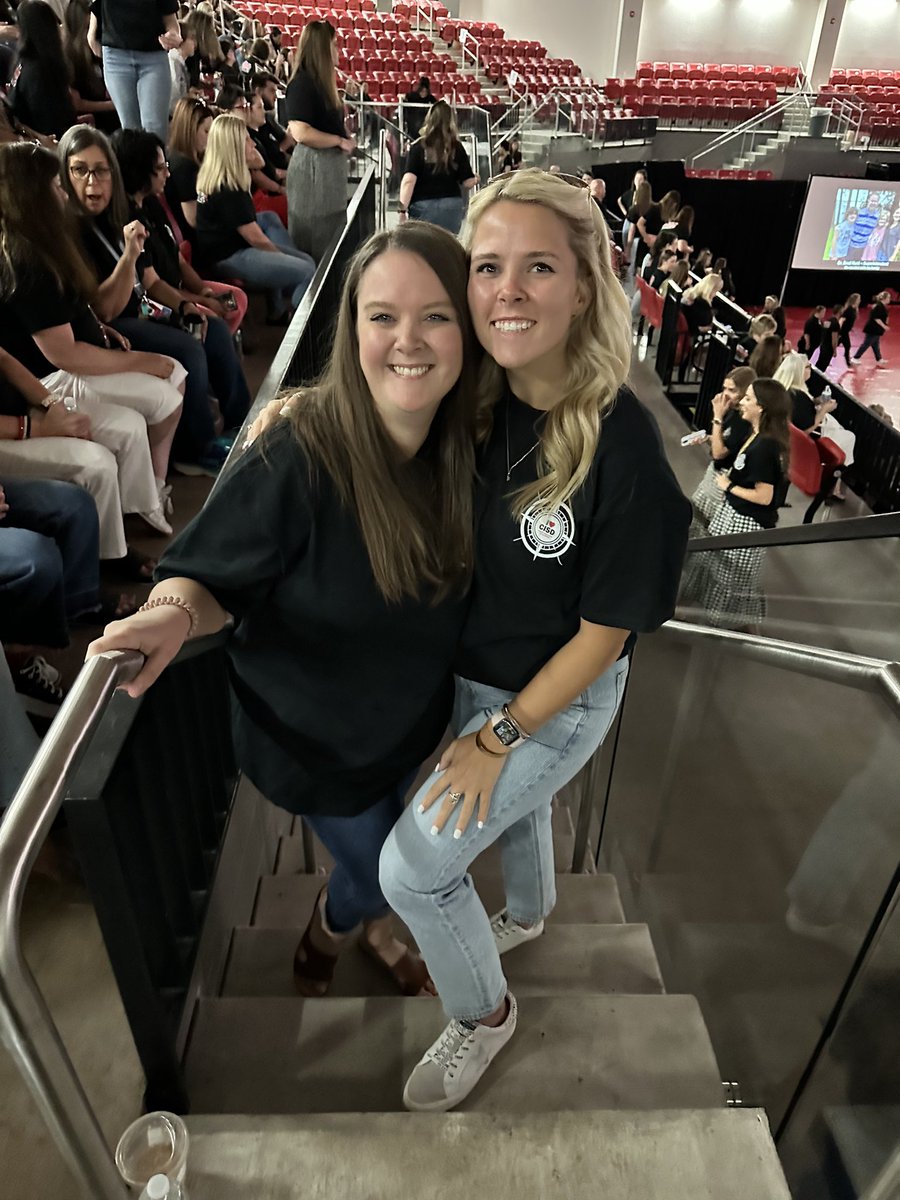 Julie Bowles tweet media