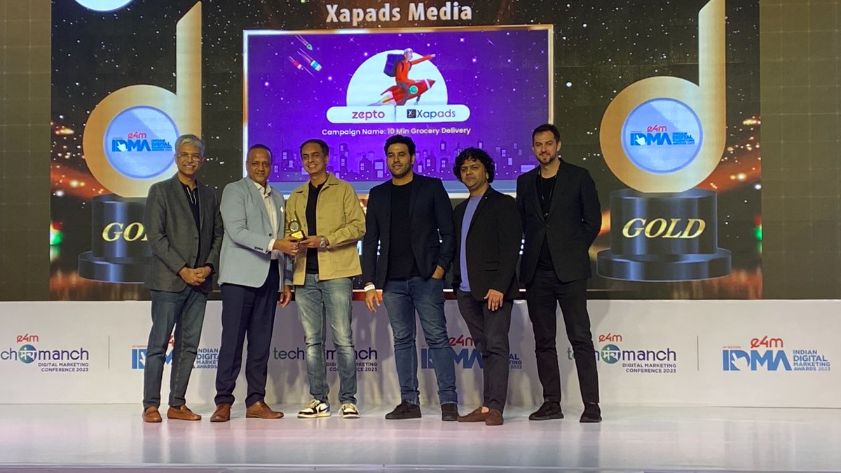 e4m Live tweet media