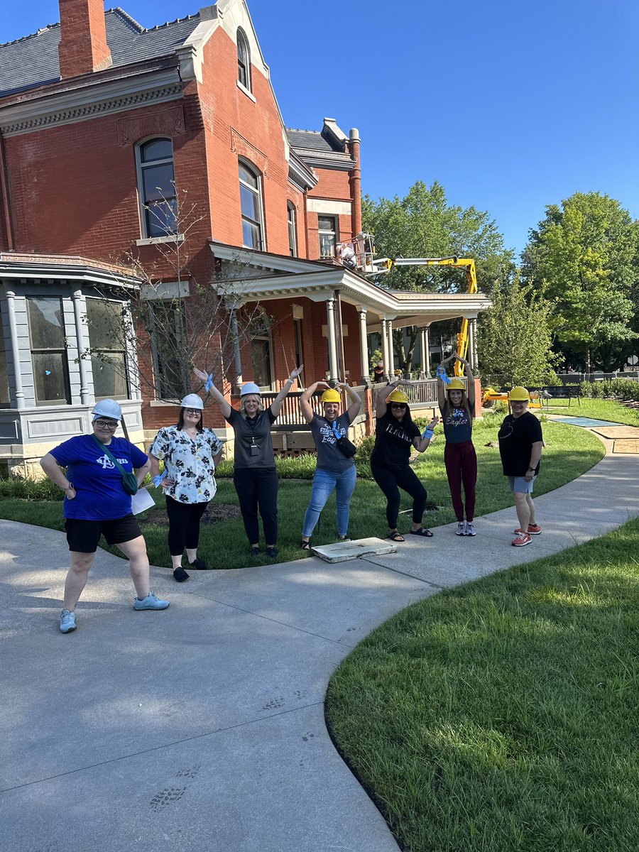 techlovingteach's tweet photo. Ready to work on Joplin’s past for its future #JoplinEaglesSoar https://t.co/h2lfwJEWVm