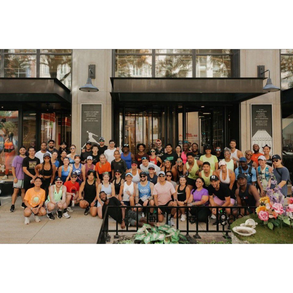 Ms_ShanahB's tweet photo. I celebrated the halfway mark for the @chimarathon coming this October by running and working out with @nikechicago @nike
#marathontraining #nike https://t.co/0CLQXsMBkr