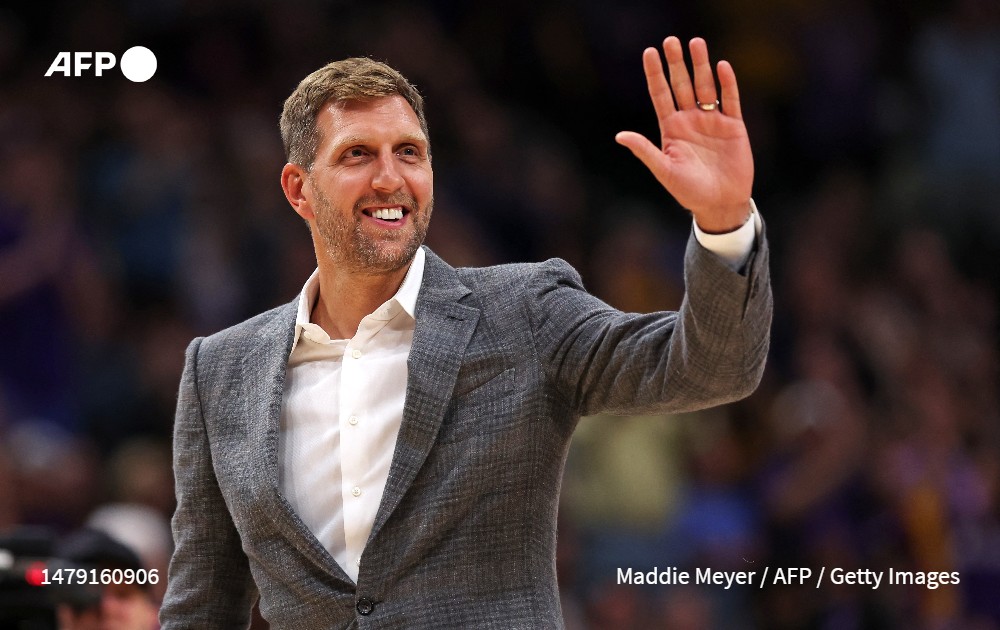 SID (@sid_sportnews) on Twitter photo STORY DES TAGES
Vier Jahre nach seinem Karriereende erhält Dirk Nowitzki die wohl letzte von vielen großen Würdigungen. Mit der Aufnahme in die Hall of Fame schreibt die NBA-Legende erneut deutsche Sportgeschichte.
via <a href="/spox/">SPOX Redaktion</a>
spox.com/de/sport/usspo… STORY DES TAGES
Vier Jahre nach seinem Karriereende erhält Dirk Nowitzki die wohl letzte von vielen großen Würdigungen. Mit der Aufnahme in die Hall of Fame schreibt die NBA-Legende erneut deutsche Sportgeschichte.
via <a href="/spox/">SPOX Redaktion</a>
spox.com/de/sport/usspo…