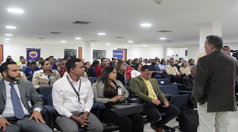 Dictan coloquio para prevención del consumo de cigarrillos electrónicos

#VenezuelaRecuperóLoSuyo

vtv.gob.ve/dictan-coloqui…