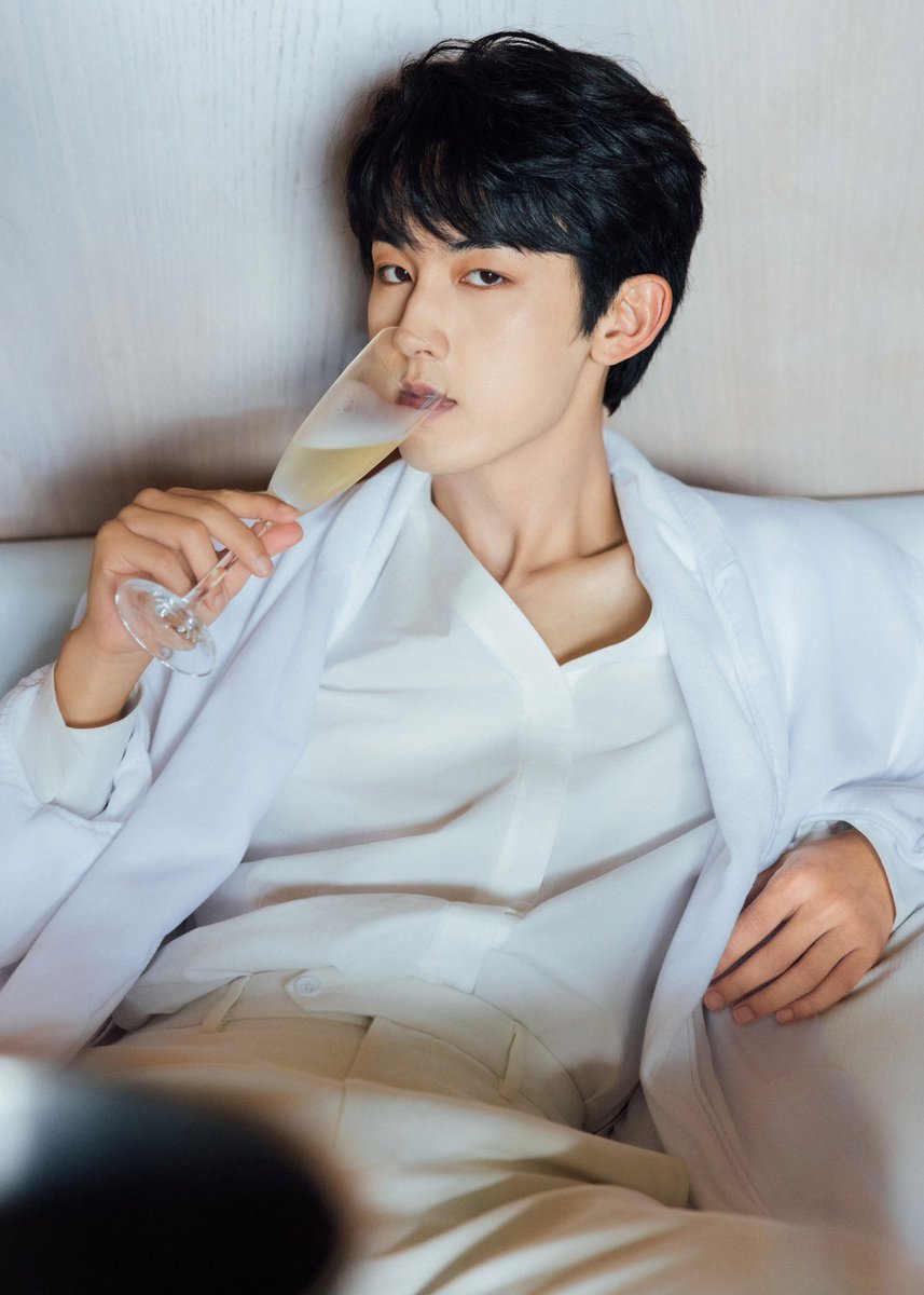gjc1001's tweet photo. Cheers all 🥂 https://t.co/JigoHP0paE