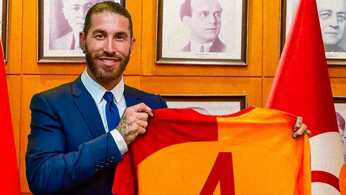 IBulut48652's tweet photo. Son Dakika: Galatasaray Şampiyonlar Ligi'nde tur kapısını araladı, Sergio Ramos ateşi yandı! 37 yaşındaki ispanyol defans oyuncusunun nabzını yokladı #Tete #fabrizioromano #uçak #Zaniolo #Galatasaray #Ramos #Nelson #kevindebruyne #gsray #asygo #futbol #gs1905 #ramosgsye https://t.co/qosO17VECS