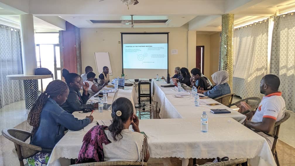 Wanavijiji_sdi's tweet photo. Ahead of #IYD23, @Wanavijiji_sdi joined fellow affiliates @ACTogetherUG and @ccode_malawi in a NOREC partners meeting in Uganda. The purpose of the gathering was to collaboratively develop a comprehensive proposal for a youth exchange program aimed at expediting #YouthInclusion while enhancing youth leadership and governance skills.

The engaging three-day meeting included a field visit to the Federation Sanitation Project and various other youth-driven initiatives.
#InclusiveCities #MakingSlumsVisible
