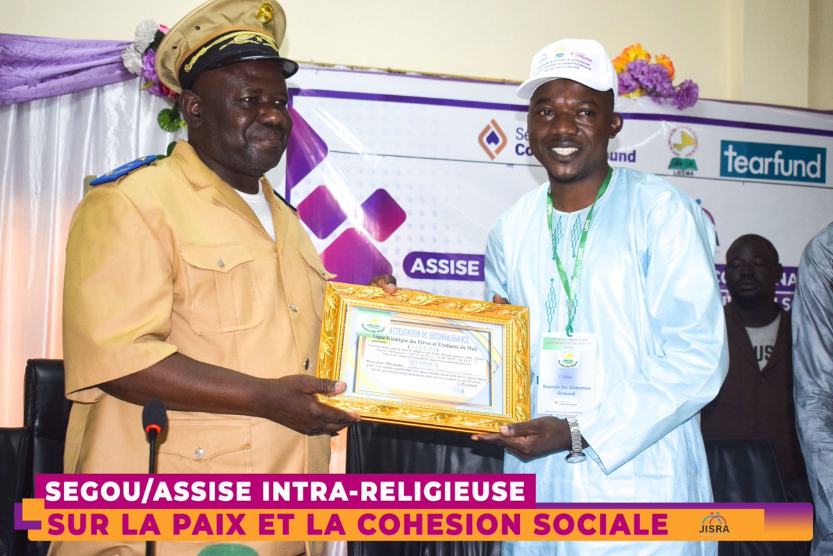SearchMali's tweet photo. Du 05 au 06 août s'est tenue l'assise intra-religieuse de la communauté musulmane de Ségou sur la paix et la cohésion sociale dans le cadre du projet #JISRA. Une 𝗮𝘁𝘁𝗲𝘀𝘁𝗮𝘁𝗶𝗼𝗻 𝗱𝗲 𝗿𝗲𝗰𝗼𝗻𝗻𝗮𝗶𝘀𝘀𝗮𝗻𝗰𝗲 décerné à #search en guise de remerciements pour ses efforts. https://t.co/FDUXrduZ9A