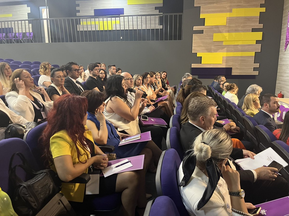 UOBornova's tweet photo. 100 yıllık Cumhuriyetimizin 55 Yıllık Eğitim Vizyonu temalı, Ege Bölgesi Uğur Okulları Yöneticilerinin katılım sağladığı Hizmet İçi Eğitim Programını Bornova Kampüsümüzde gerçekleştirdik. 
#UğurdaGelecekEğitimdeVizyon https://t.co/HzBlOE30ho